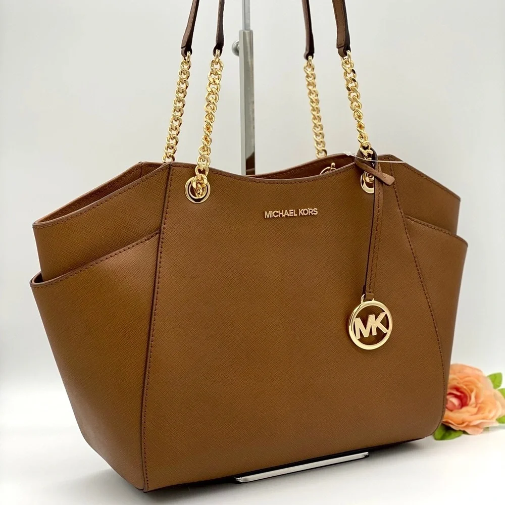 MICHAEL KORS LG CHAIN SHOULDER TOTE  LUGGAGE